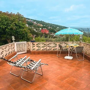 With Huge Deck Nestled In Marvelous Gardens - Nidos , La Orotava Espagne